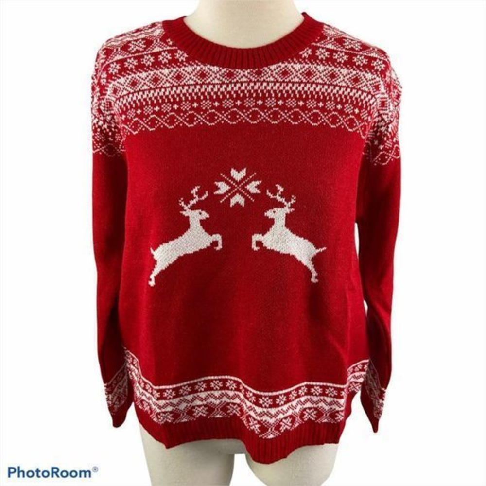 NWT COTTON EMPORIUM Red‎ White Reindeer Crew Neck